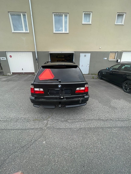BMW 520i 4 of 16