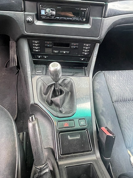 BMW 520i 8 of 16