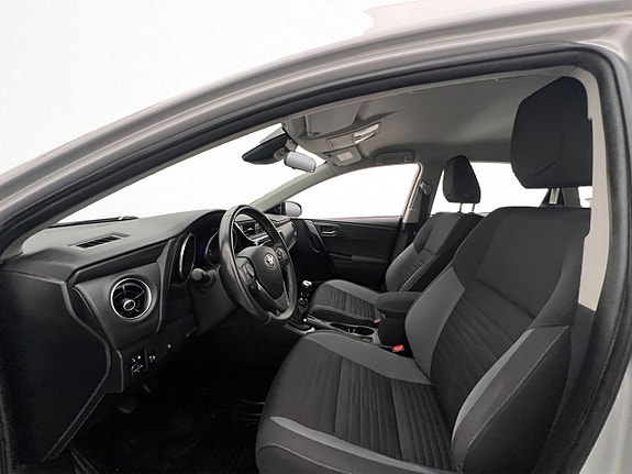Toyota Auris 9 of 25