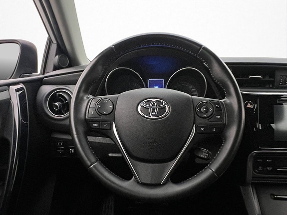 Toyota Auris 11 of 25