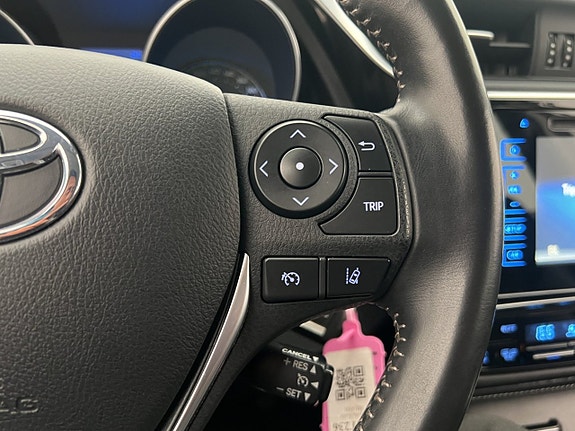 Toyota Auris 14 of 25