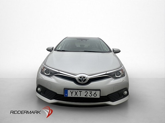 Toyota Auris 2 of 27