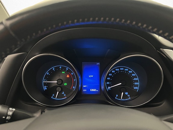 Toyota Auris 13 of 25