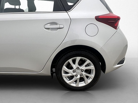 Toyota Auris 23 of 25