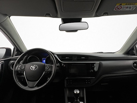 Toyota Auris 10 of 25