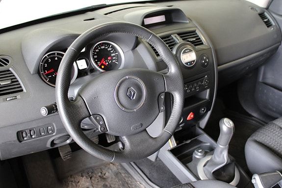 Renault Megane 10 of 11