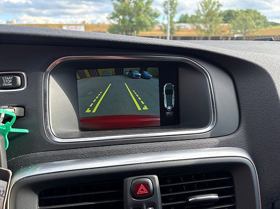 Volvo V40 15 of 19