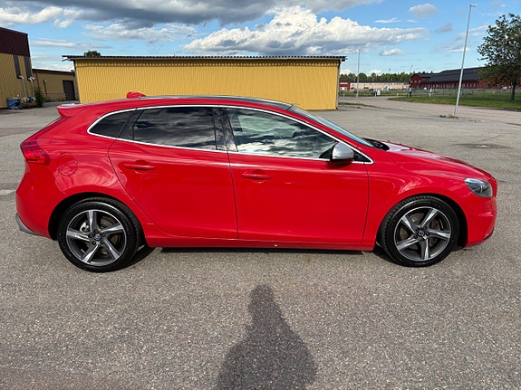 Volvo V40 4 of 19