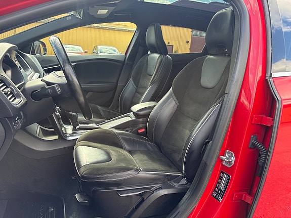 Volvo V40 10 of 19