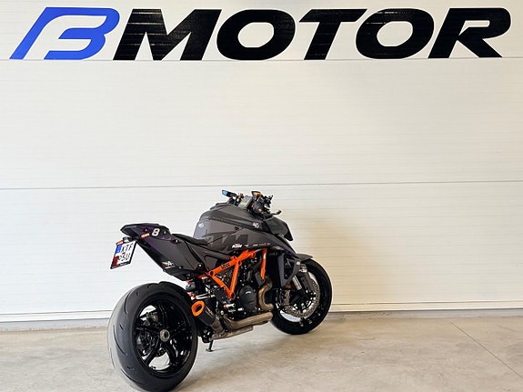 KTM Superduke 1390 R Evo Superduke 1390 R Evo 3 of 5