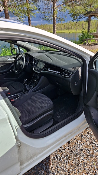 Opel Astra 4 of 5