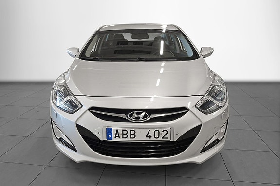Hyundai i40 2 of 5
