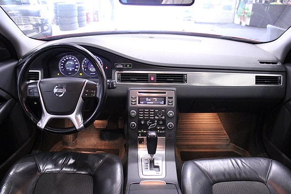 Volvo V70 12 of 25