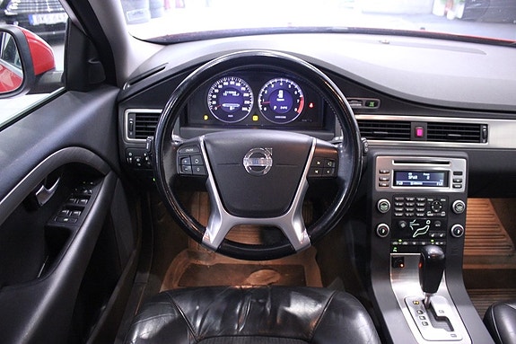 Volvo V70 11 of 25