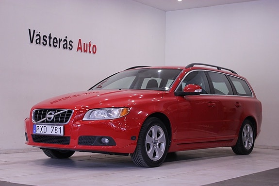 Volvo V70 2 of 25