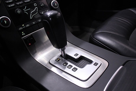 Volvo V70 8 of 25
