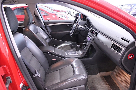 Volvo V70 14 of 25