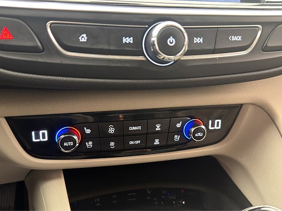 Opel Insignia 22 of 30