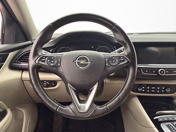 Opel Insignia 12 of 30