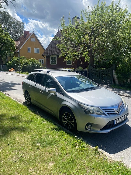 Toyota Avensis 3 of 5