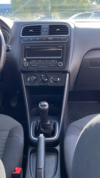 Volkswagen Polo 3 of 5