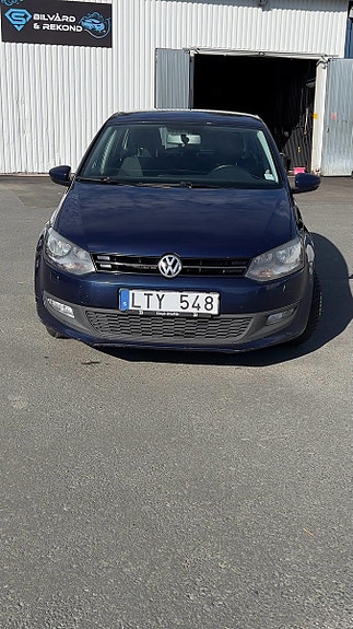 Volkswagen Polo 2 of 5
