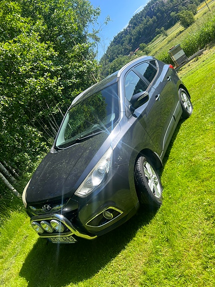 Hyundai ix35 2 of 18