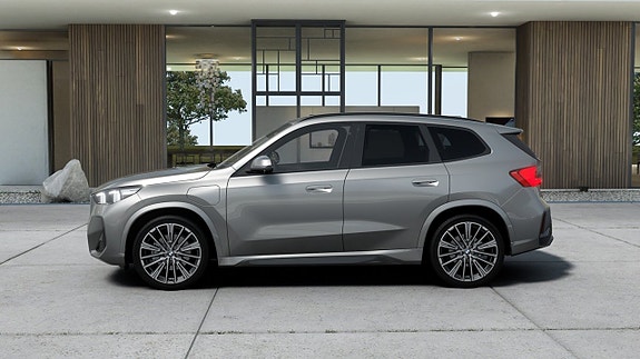 BMW X1 4 of 5