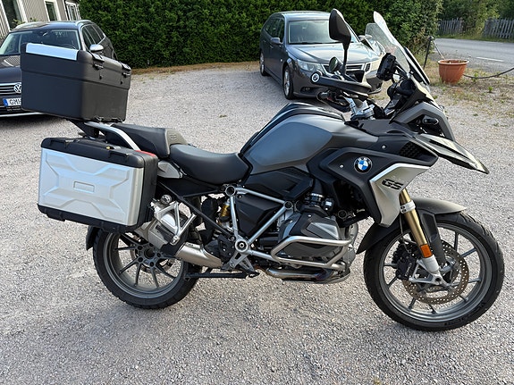 BMW R 1250 GS 3 of 5