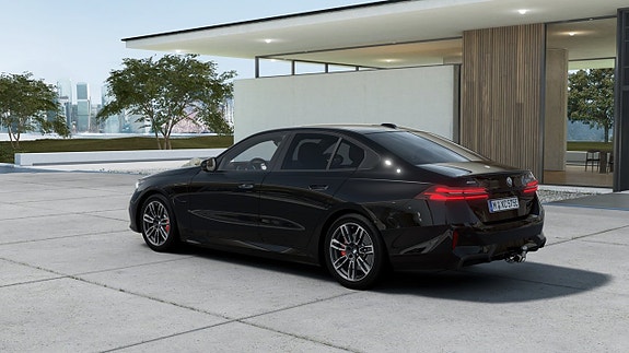 BMW 530e 2 of 13