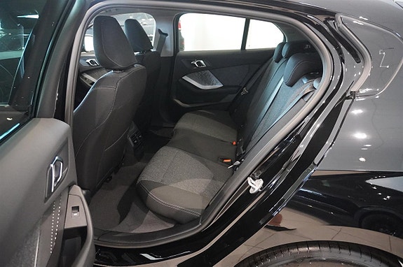 BMW 120 6 of 11