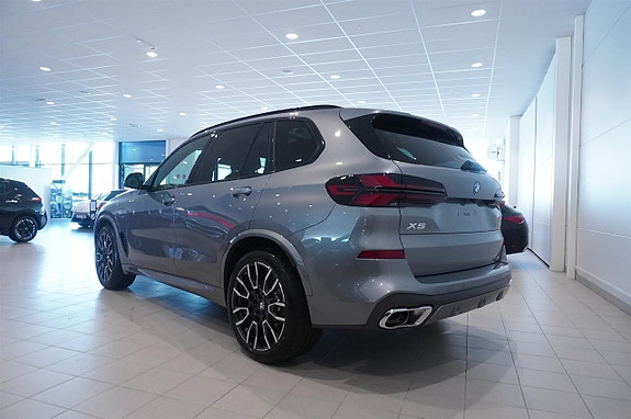 BMW X5 3 of 19