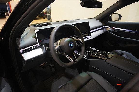BMW i5 2 of 12