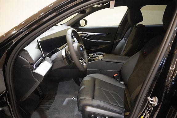 BMW i5 12 of 12