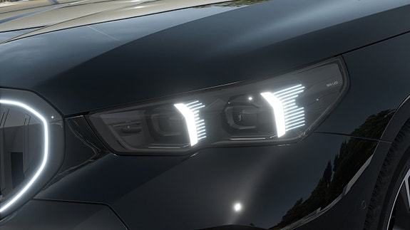 BMW i5 6 of 13