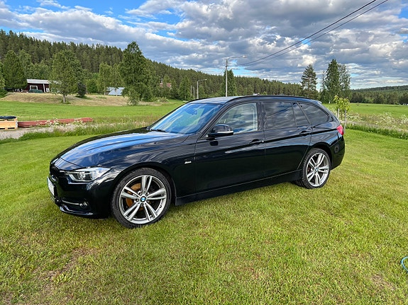 BMW 320d 2 of 5
