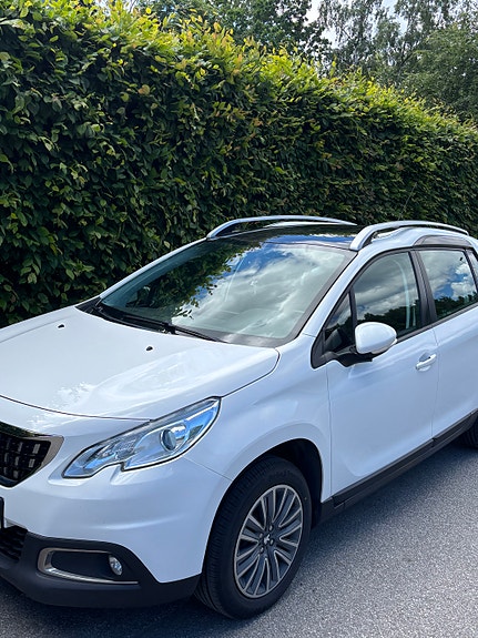 Peugeot 2008 2 of 2