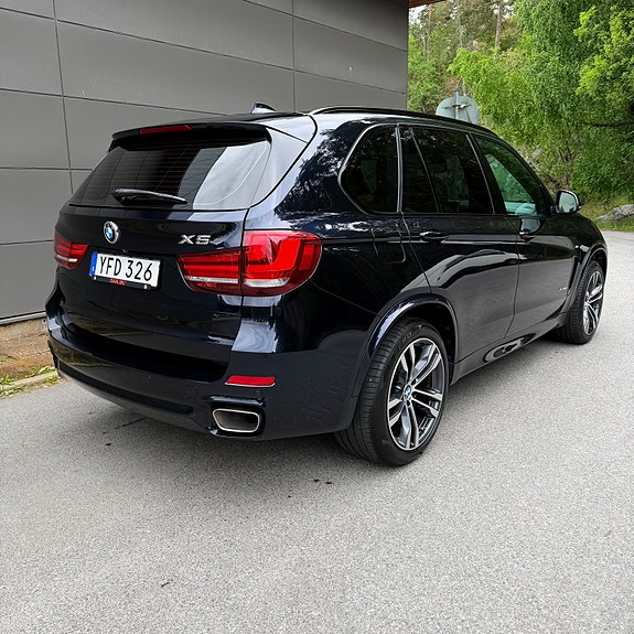 BMW X5 3 of 5