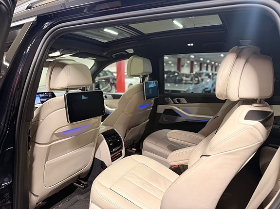 BMW X7 13 of 15