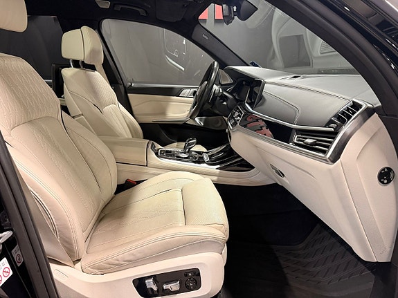BMW X7 8 of 15