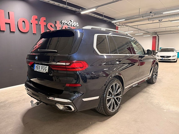 BMW X7 4 of 5