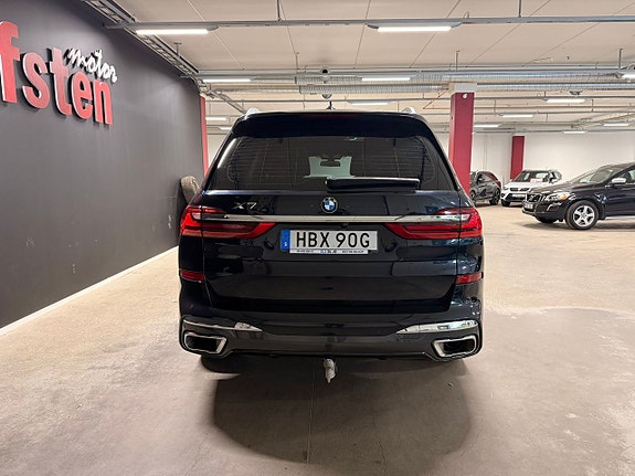 BMW X7 3 of 5