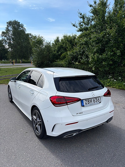 Mercedes-Benz A180 4 of 5