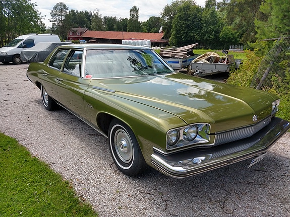 Buick Le Sabre 2 of 8