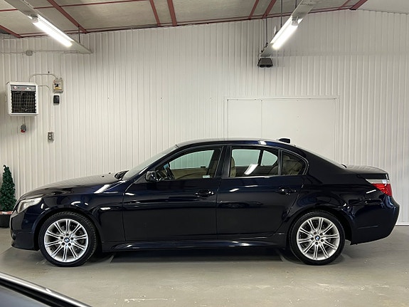 BMW 530Xi 3 of 5