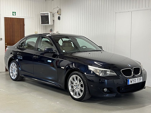 BMW 530Xi 4 of 5