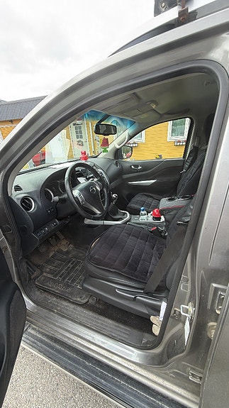 Nissan Navara 2 of 5