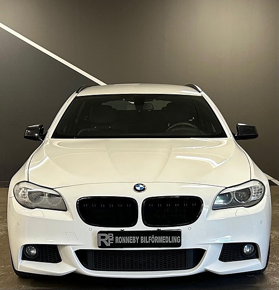 BMW 520d 2 of 5
