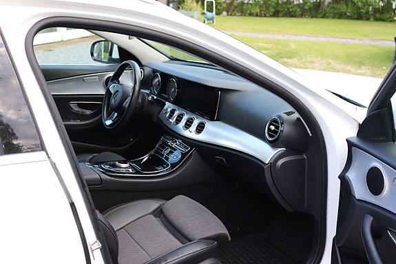 Mercedes-Benz E220 d 4 of 5