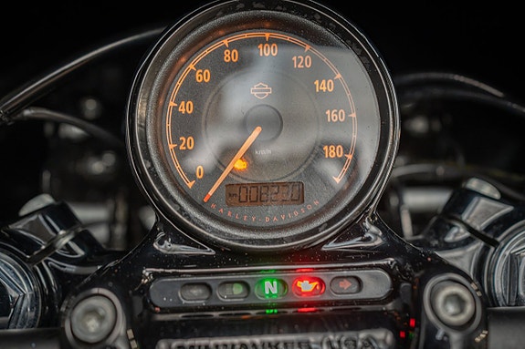 Harley-Davidson Forty-Eight (XL1200X) Bobber 13 of 16